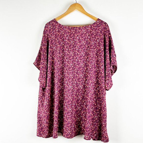 2/$20 Cameo Ditsy Floral Dolman Top 4X - Picture 3 of 5